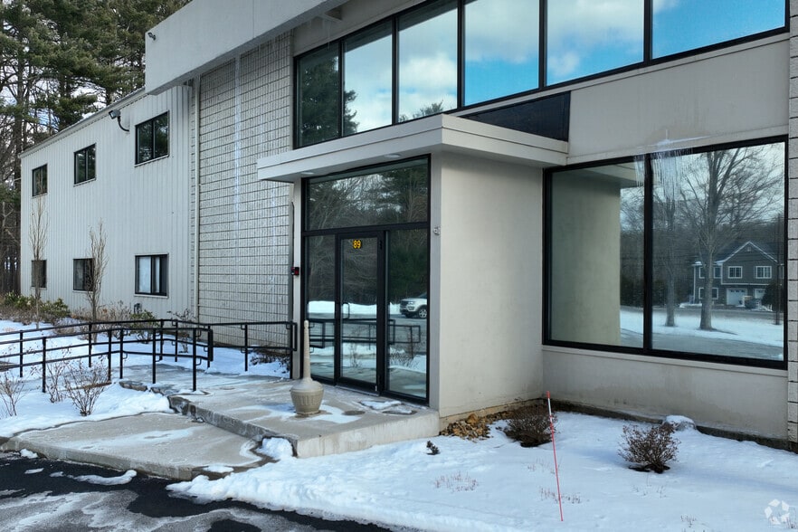 More Photos Of 89 Newburyport Tpke, Ipswich Light Manufacturing For Lease