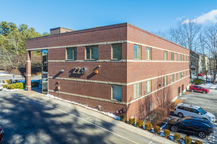 More Photos Of 229 Billerica Rd, Chelmsford Office For Lease