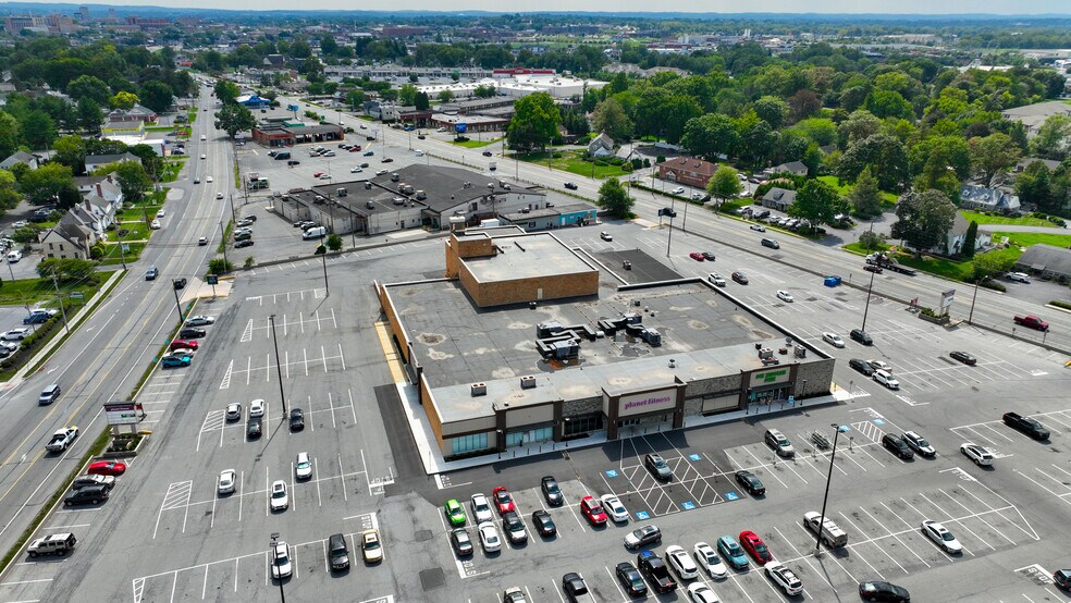 More Photos Of 1515 Lititz Pike, Lancaster Storefront For Lease