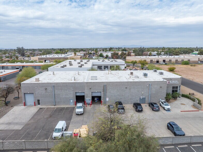More Photos Of 3611 W Cambridge Ave, Phoenix Manufacturing For Sale