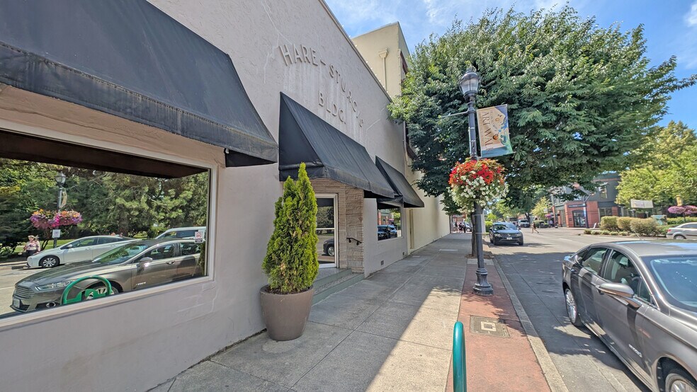 More Photos Of 126 NE 2nd Ave, Hillsboro Storefront For Sale