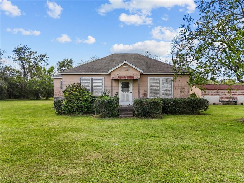 Primary Photo Of 11703 FM 1764 Rd, Santa Fe Specialty For Sale