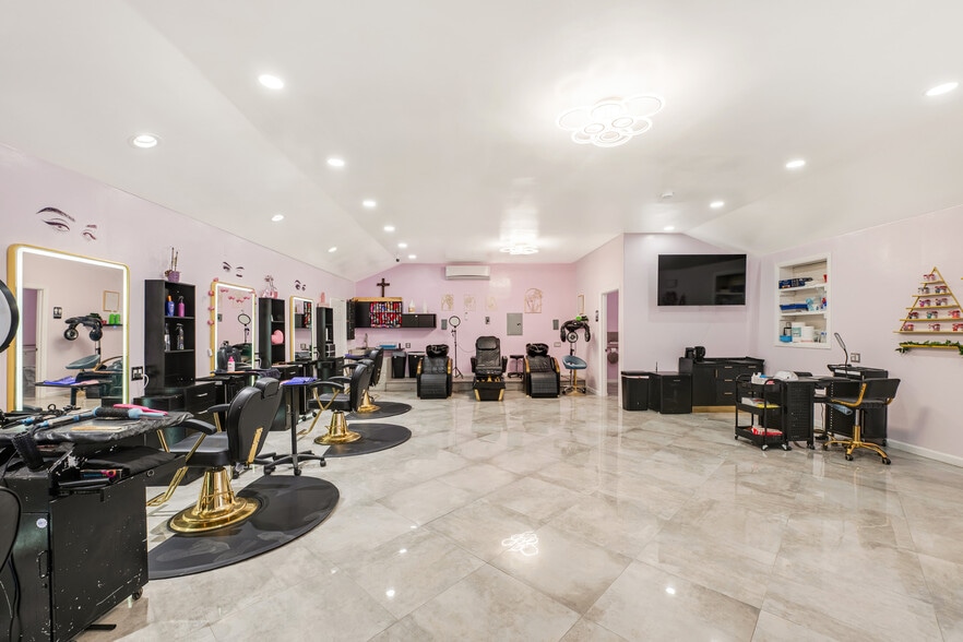More Photos Of 451 Iowa Ave, Riverside Convenience Store For Sale