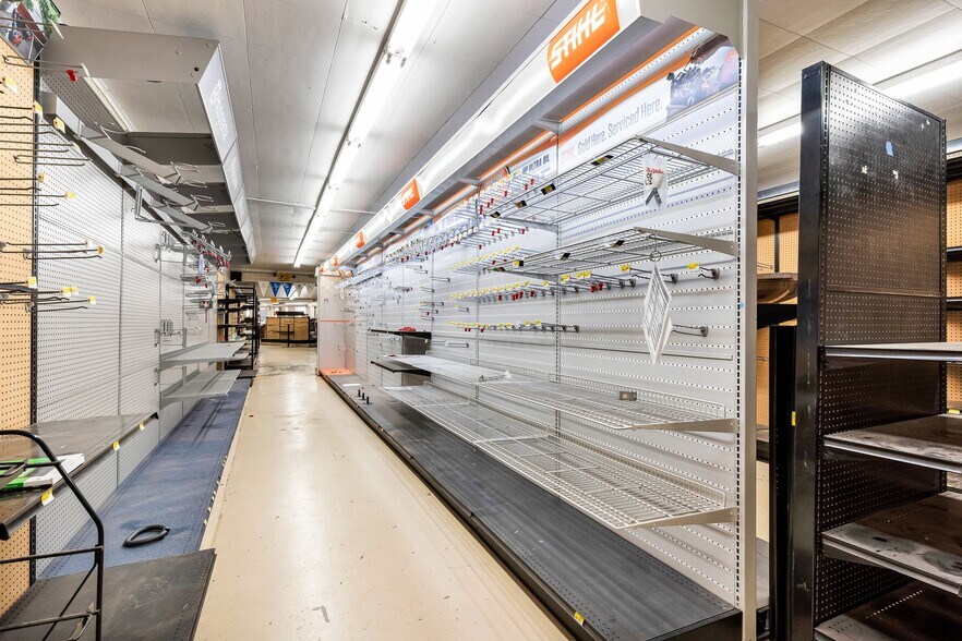 More Photos Of 1630 E Main St, Canon City General Retail For Sale