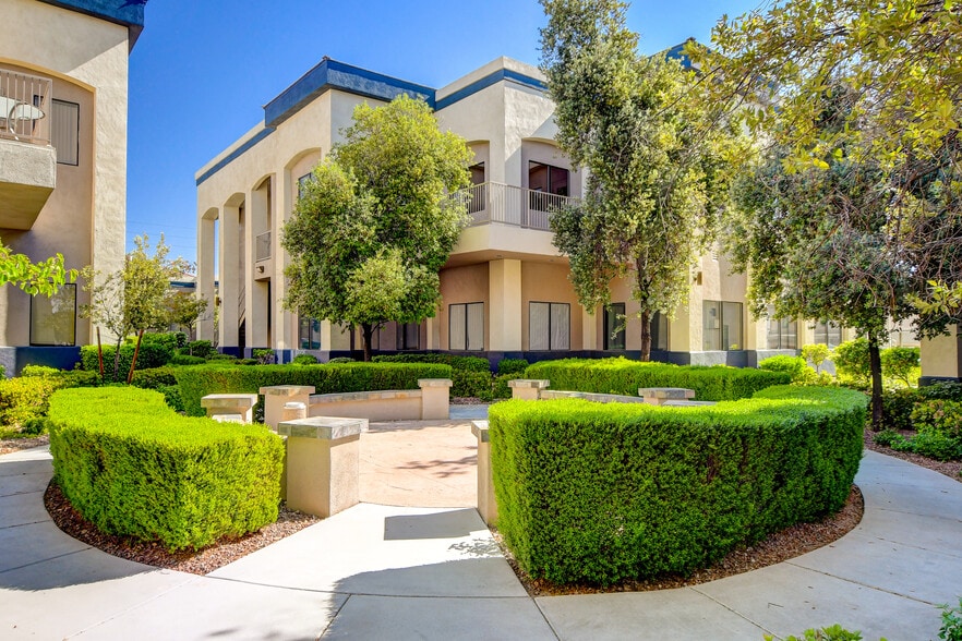 More Photos Of 8867 W Flamingo Rd, Las Vegas Office For Sale