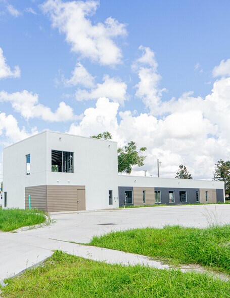 More Photos Of 907 Person St, Kissimmee Medical For Sale