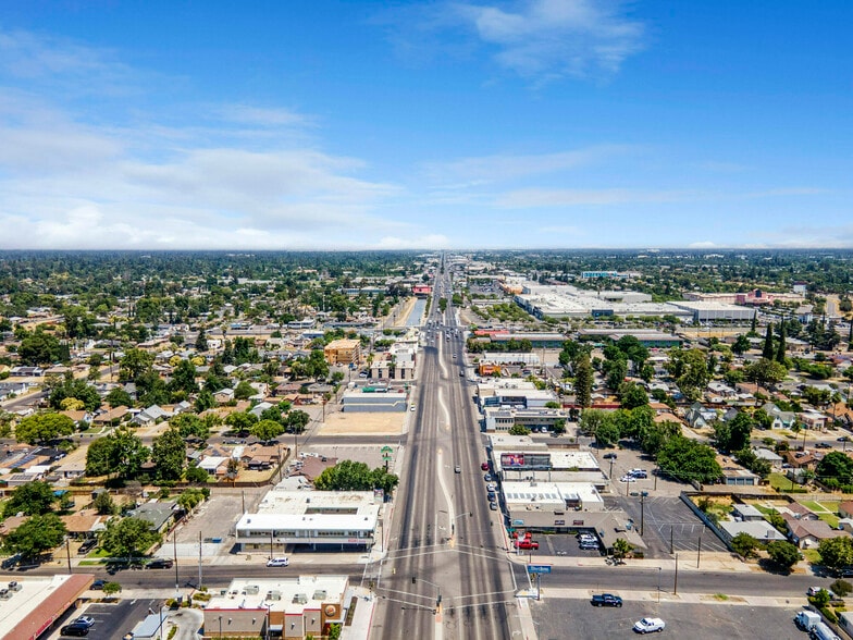 More Photos Of 2801-2819 N Blackstone Ave, Fresno Office For Sale