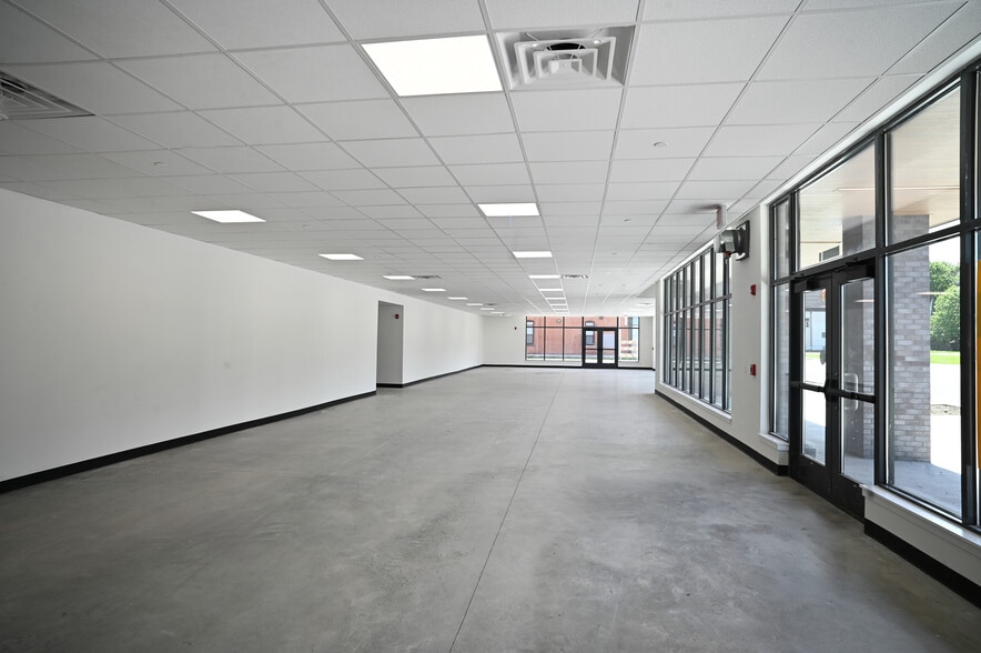 More Photos Of 450 S Park Ave, Buffalo Storefront Retail Residential For Lease
