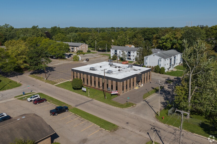 More Photos Of 835 Louisa St, Lansing Office For Lease