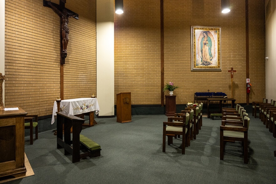 More Photos Of 11011 Hall Rd, Houston Religious Facility For Sale