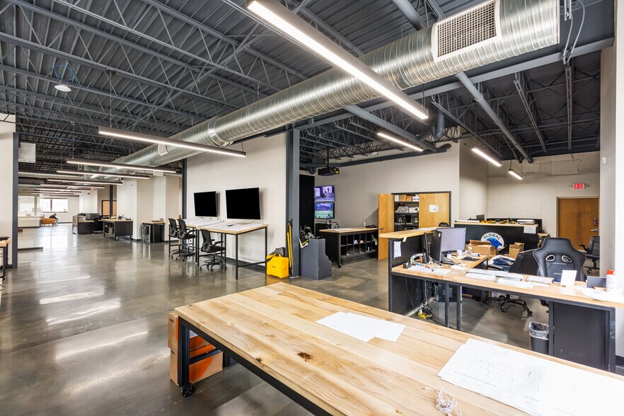 More Photos Of 1217 W 12th St, Kansas City Flex For Lease