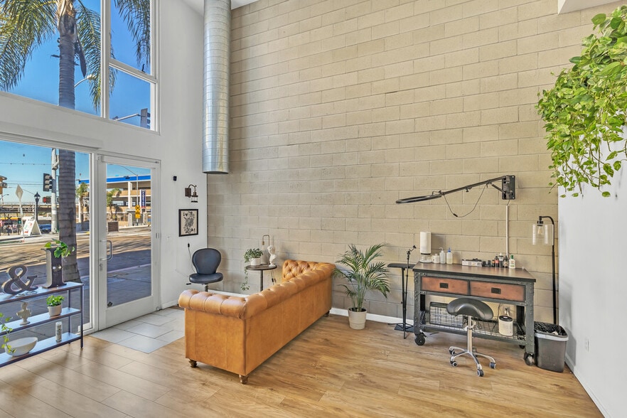 More Photos Of 2487 Kettner Blvd, San Diego Office For Sale