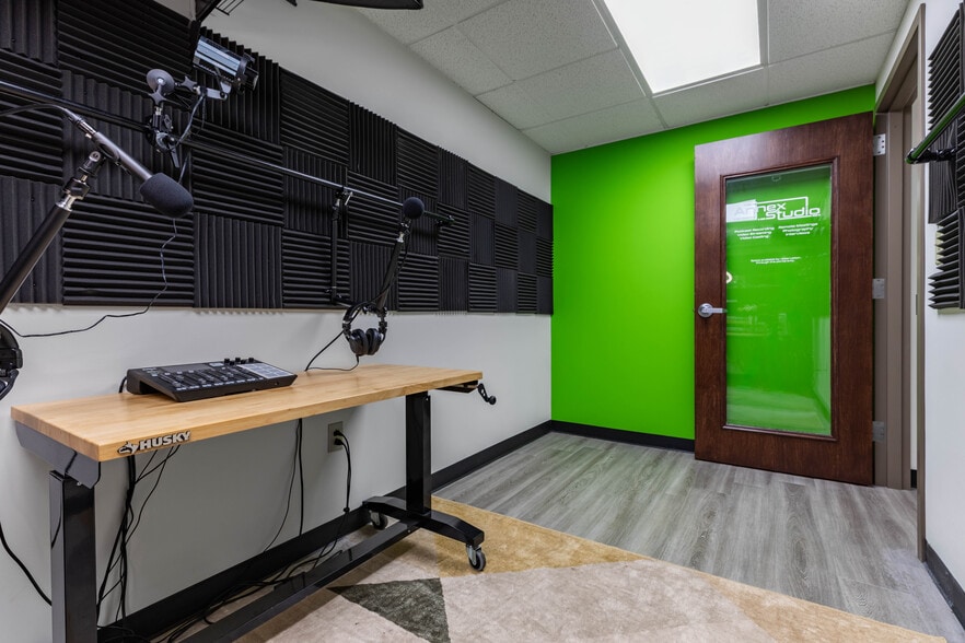 More Photos Of 7501-7509 Murdoch Ave, Saint Louis Coworking Space