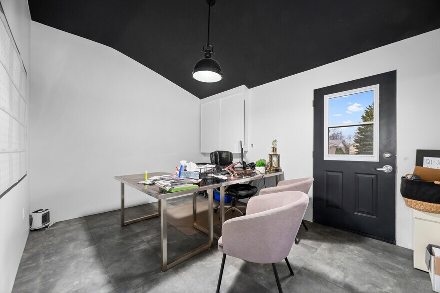 More Photos Of 1532 Ontario St, Cobourg Office For Sale