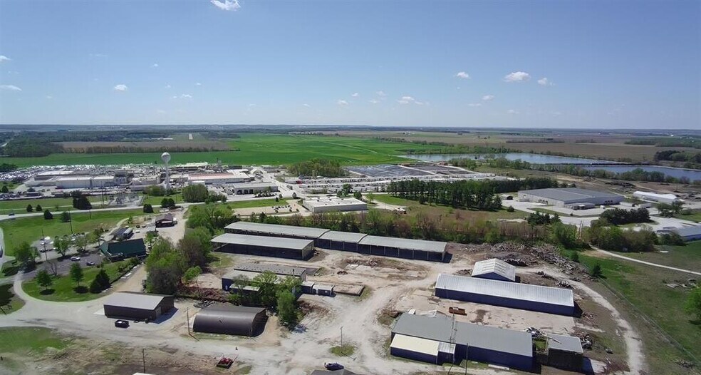 More Photos Of 8727 Arenzville Rd, Beardstown Warehouse For Sale