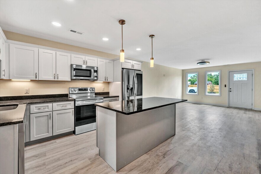 More Photos Of 130-140 W Calhoun St, Salem Apartments For Sale