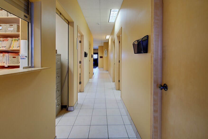 More Photos Of 5021 Parkwood Rd, Blackfalds Medical For Sale