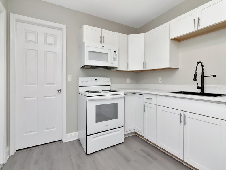More Photos Of , Bradenton Multifamily For Sale
