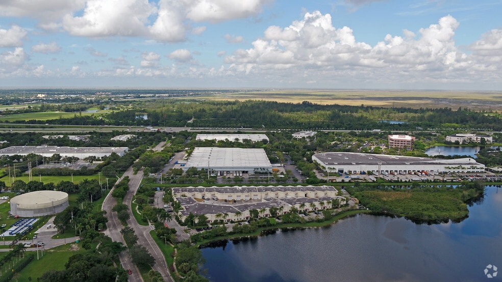 More Photos Of 14001-14099 NW 8th St, Sunrise Flex For Lease