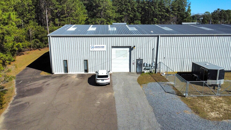 More Photos Of 200 Varnfield Dr, Summerville Warehouse For Lease