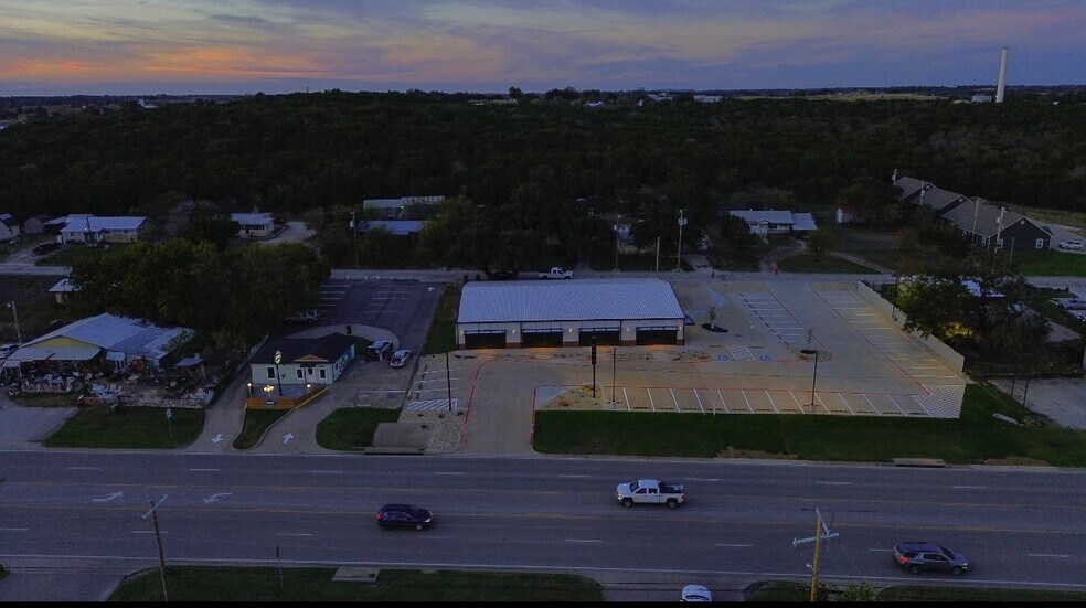 More Photos Of 608 SW Big Bend Trl, Glen Rose Restaurant For Sale