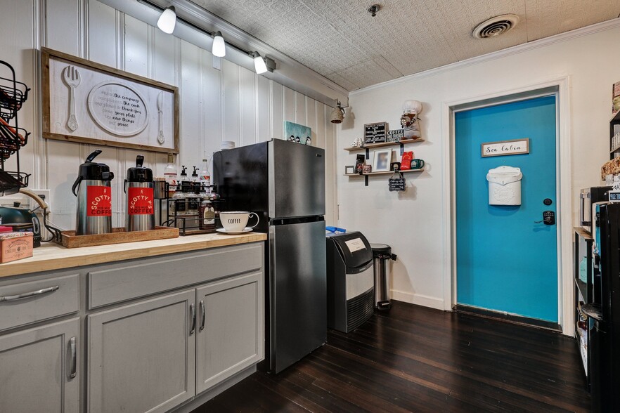 More Photos Of 24 Van Horne Ave, Tybee Island Hospitality For Sale
