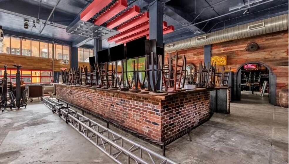 More Photos Of 25 Wall St, Orlando Bar For Lease