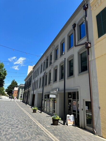 More Photos Of 120 N Laurens St, Greenville Office For Lease