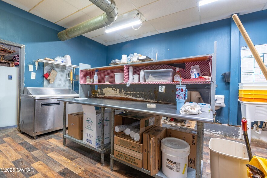More Photos Of 18 S Court St, Alamo Storefront Retail Residential For Sale
