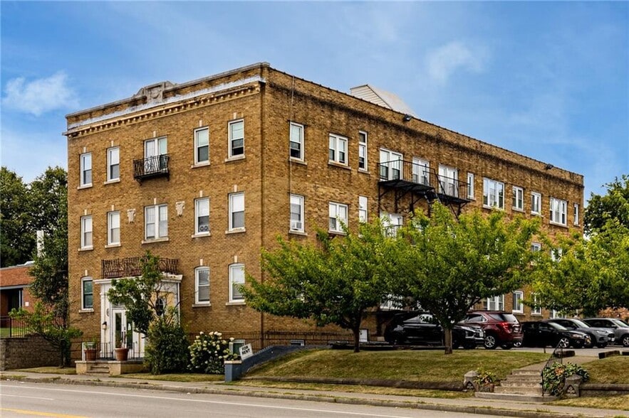 More Photos Of 189 Lake Ave, Rochester Apartments For Sale