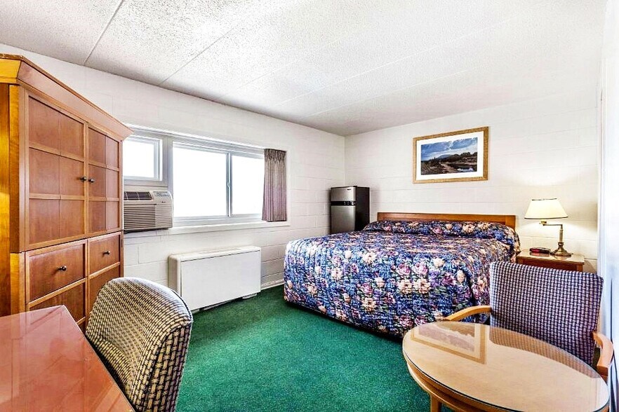 More Photos Of 45 Service Rd N, Moose Jaw Hotel For Sale