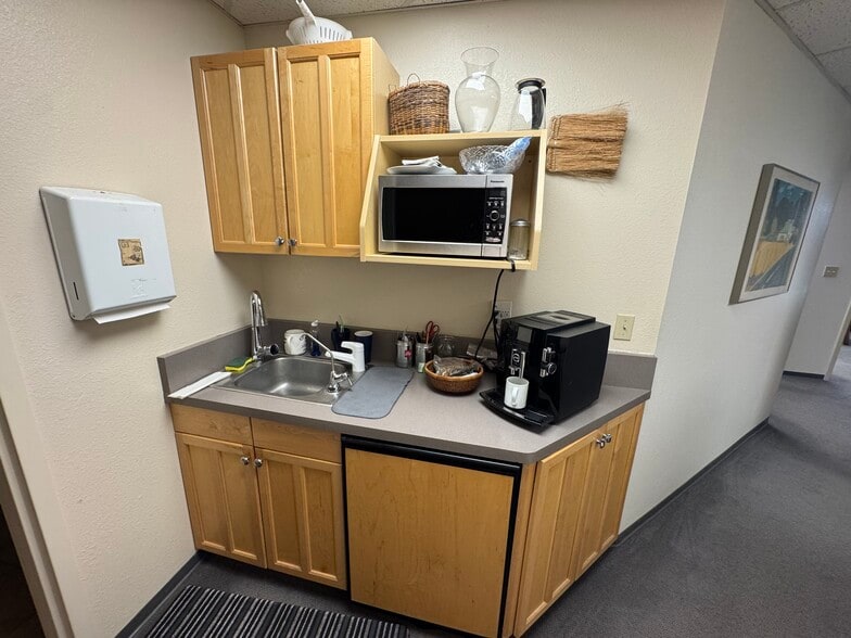 More Photos Of 319 Lennon Ln, Walnut Creek Office For Sale