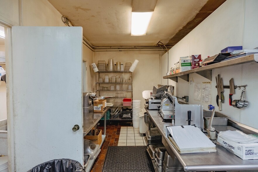 More Photos Of 5159 CA-140, Mariposa General Retail For Sale