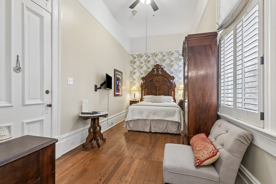 More Photos Of 2727 Saint Charles Ave, New Orleans General Retail For Sale