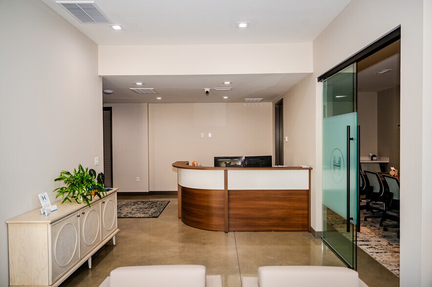 More Photos Of 810 Pendleton St, Greenville Office For Lease