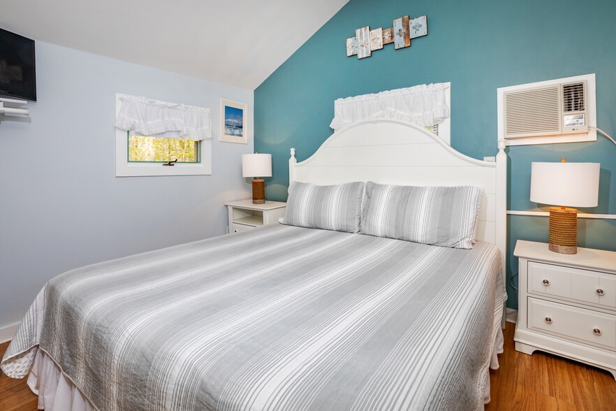 More Photos Of 2 River Rd, Cape Neddick Hospitality For Sale