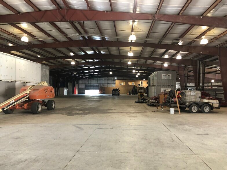 More Photos Of 100 Airpark Industrial Rd, Alabaster Warehouse For Sale