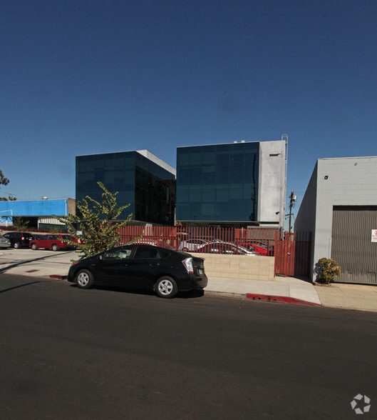 More Photos Of 8931 Ellis Ave, Los Angeles Loft Creative Space For Sale