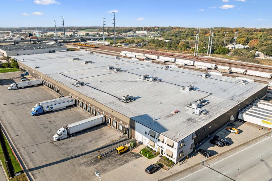 More Photos Of 7300 Santa Fe Dr, Hodgkins Distribution For Lease