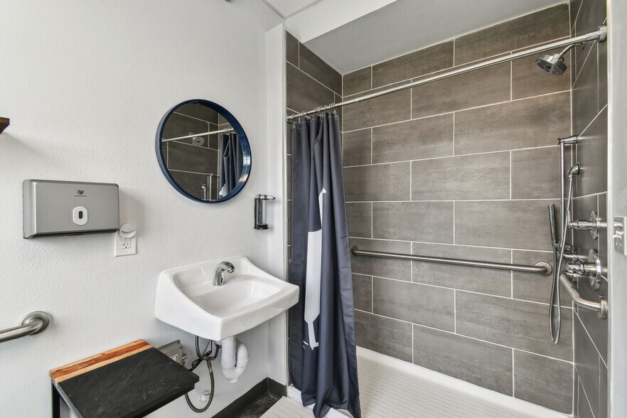 More Photos Of 1919-1925 E 6th Ave, Tampa Office For Sale