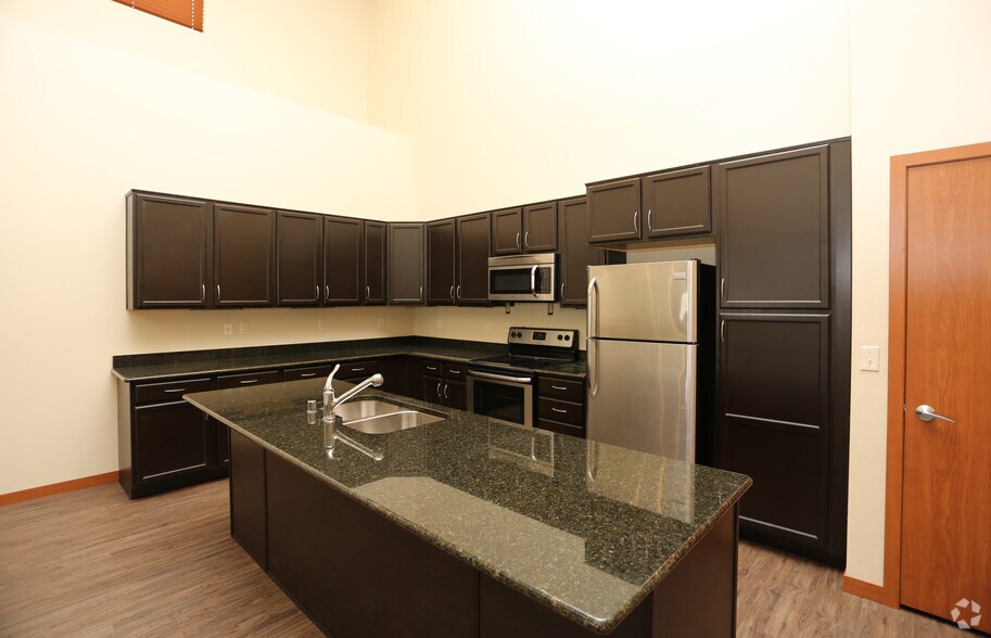 More Photos Of 401 N Washington St, Green Bay Apartments For Lease