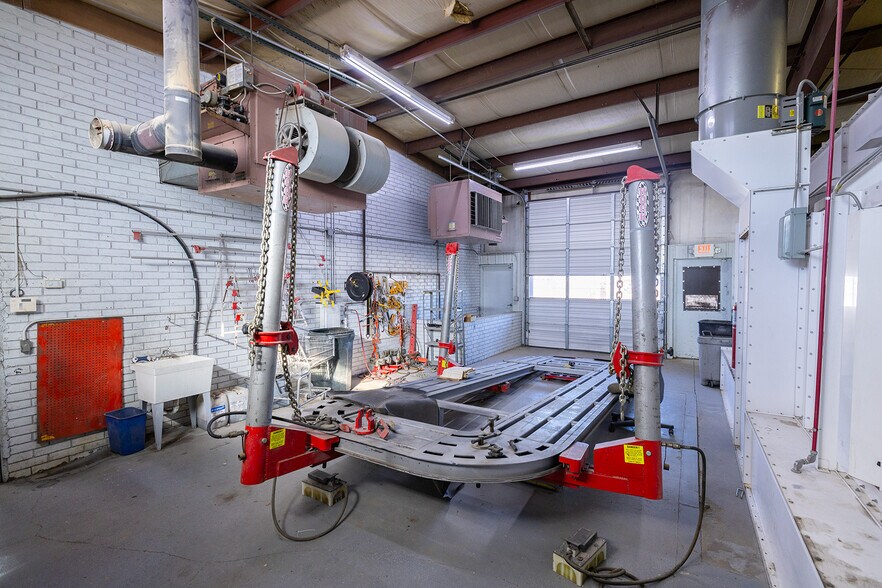 More Photos Of 11209 W Kellogg, Wichita Auto Dealership For Sale
