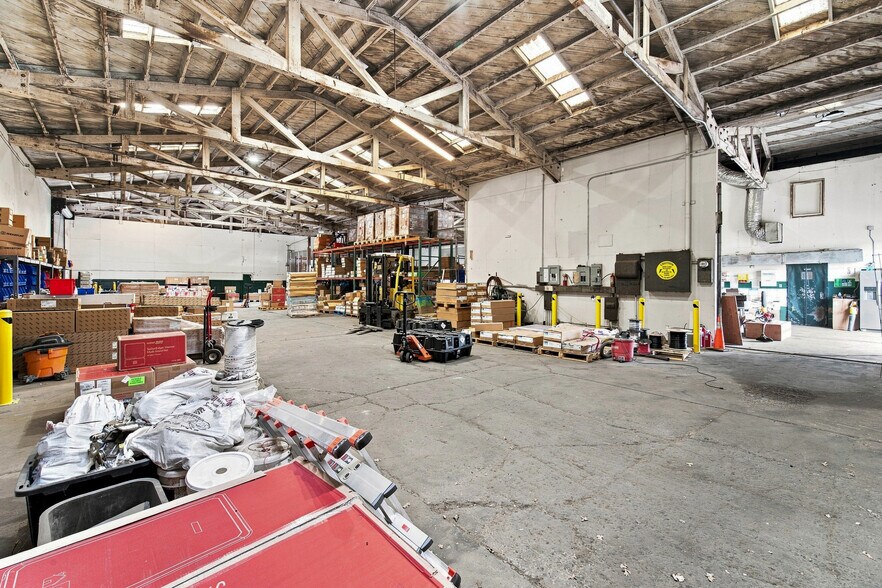 More Photos Of 2205 Rice Ave, West Sacramento Warehouse For Sale