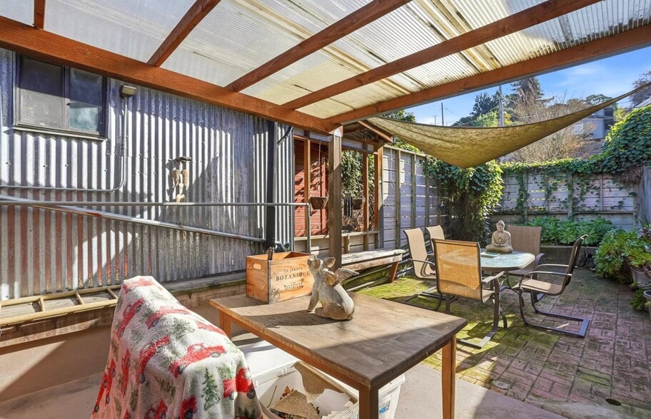 More Photos Of 733 Loring Ave, Crockett Apartments For Sale