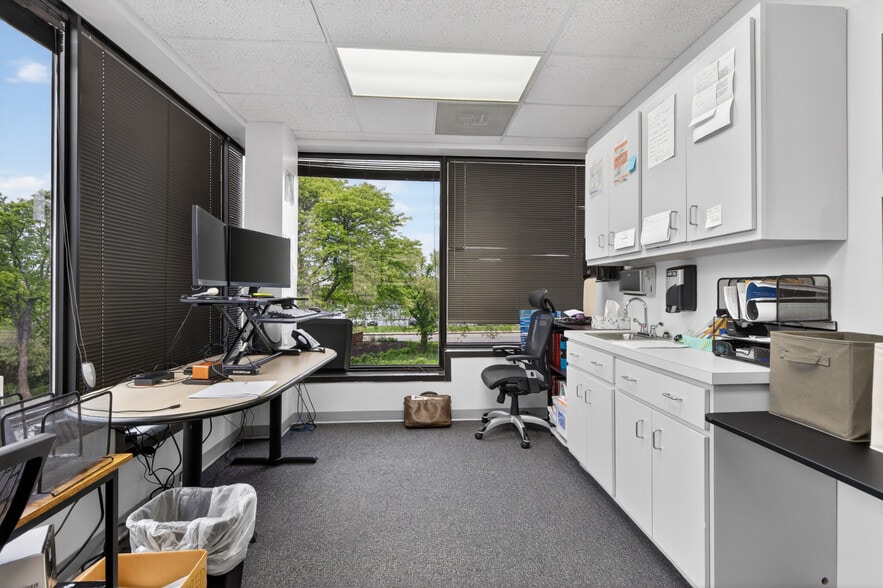 More Photos Of 330 Borthwick Ave, Portsmouth Medical For Sale