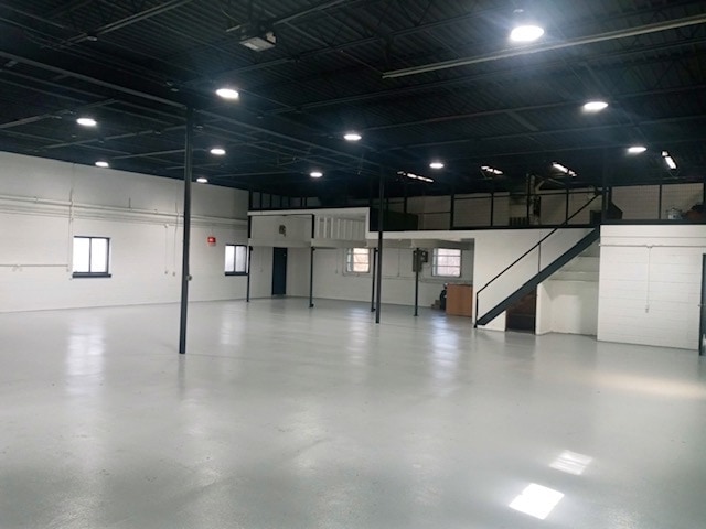 More Photos Of 170 Bennington Dr, Rochester Manufacturing For Sale