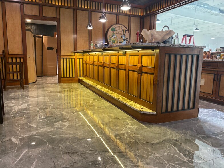 More Photos Of 1141 Pierce St, Clearwater Warehouse For Sale