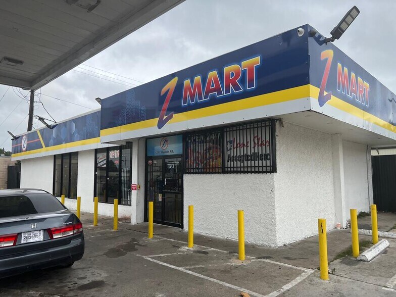 Primary Photo Of 1217 Uvalde Rd, Houston Service Station For Sale