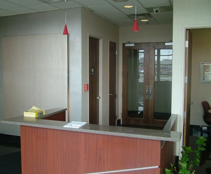 More Photos Of 2855 N Franklin Rd, Indianapolis Research And Development For Lease