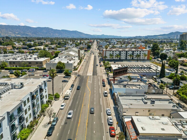 More Photos Of 11488 Burbank Blvd, North Hollywood Flex For Sale